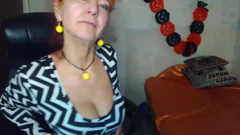 Snapshot of milayadflow chatting on November 9, 2025, 5:11 pm MilayaDFlow online show from November 9, 2025, 5:11 pm