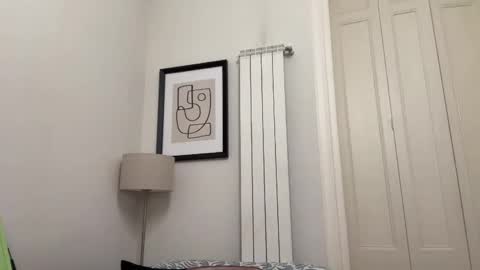 Mila online show from November 1, 2025, 3:25 pm