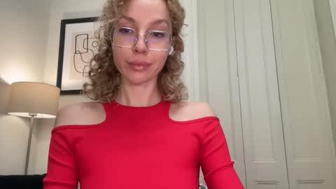 Mila online show from November 24, 2025, 2:17 pm