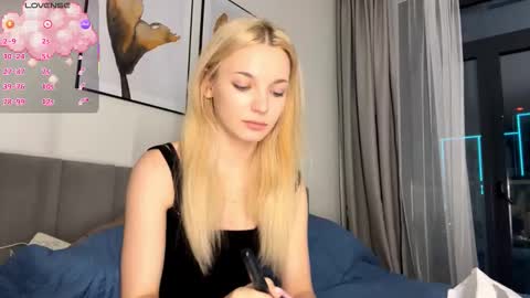 Snapshot of mildaleggette chatting on October 11, 2025, 6:28 pm Millla online show from October 11, 2025, 6:28 pm