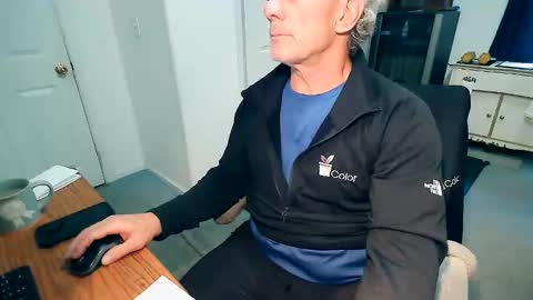 Milehi1958 online show from October 28, 2025, 3:14 pm