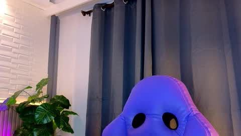 milena_lawson online show from October 25, 2025, 11:40 am