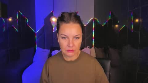 Milena online show from September 17, 2025, 4:47 am