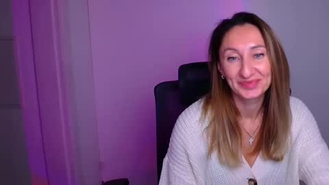 Snapshot of milena_sunny_ chatting on December 16, 2025, 8:19 am Milena online show from December 16, 2025, 8:19 am