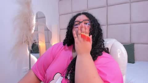 Snapshot of miley_colins0 chatting on December 5, 2025, 8:49 pm Miley online show from December 5, 2025, 8:49 pm