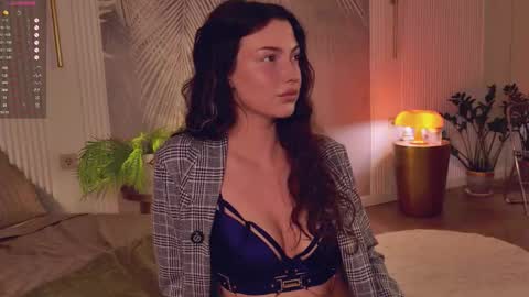 Miley online show from November 25, 2025, 5:51 am