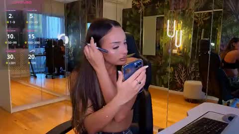 Snapshot of mileysin chatting on December 4, 2025, 2:04 pm Miley Sin online show from December 4, 2025, 2:04 pm