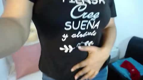 Snapshot of milf_hugeboobs chatting on November 18, 2025, 10:52 am milf_hugeboobs online show from November 18, 2025, 10:52 am