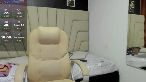 milf_meli online show from March 2, 2025, 7:02 pm