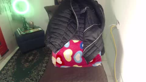 Valeria online show from September 18, 2025, 3:03 pm