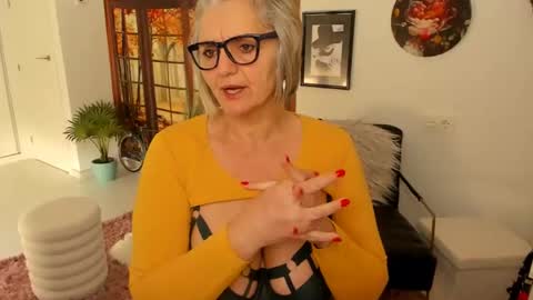 MilfElla online show from February 25, 2025, 9:09 am