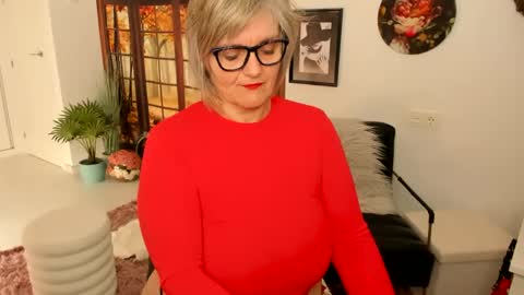 MilfElla online show from February 27, 2025, 10:15 am