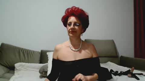 Milfsupreme online show from February 7, 2025, 9:15 pm