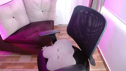 Snapshot of milfrosalie chatting on February 20, 2025, 6:46 pm Rosalie online show from February 20, 2025, 6:46 pm
