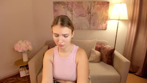 Snapshot of milinafox chatting on October 8, 2025, 4:54 am milinafox online show from October 8, 2025, 4:54 am