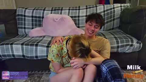 MilkandHoney online show from November 5, 2025, 2:44 am