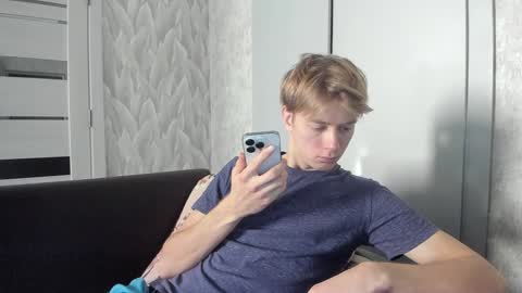 Isaac online show from December 19, 2024, 6:01 am