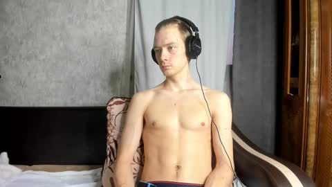 Isaac online show from November 11, 2025, 3:39 am