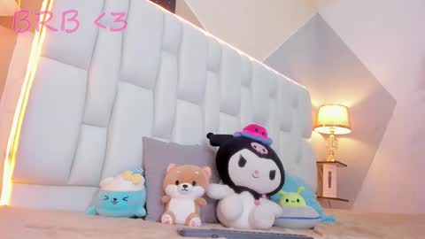 Michelle  online show from September 17, 2025, 12:29 pm