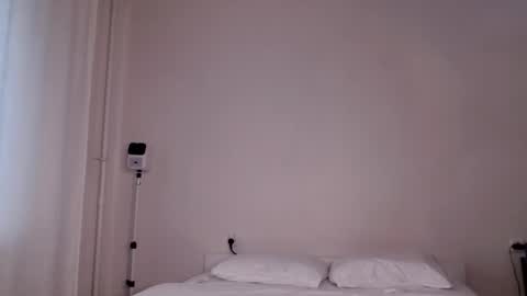 Snapshot of milky__way_ chatting on October 24, 2025, 10:33 am milky__way_ online show from October 24, 2025, 10:33 am