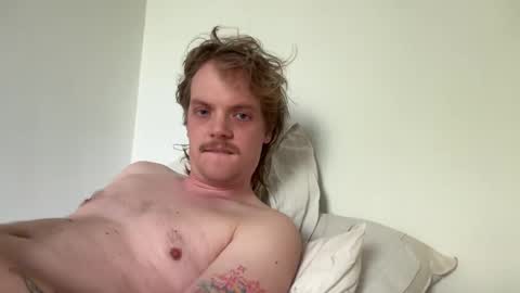 Snapshot of milkymitch chatting on October 19, 2025, 11:55 am Mimi online show from October 19, 2025, 11:55 am