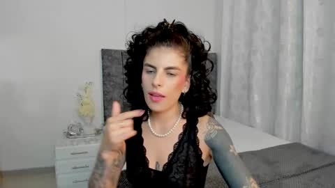 Snapshot of milla_pixxie chatting on February 21, 2025, 9:02 am Milagros online show from February 21, 2025, 9:02 am