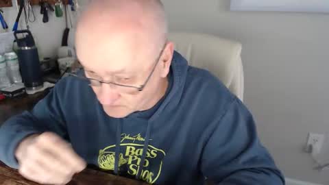 millenium0129 online show from December 4, 2025, 6:16 pm