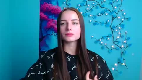 Milly online show from November 21, 2025, 7:29 am