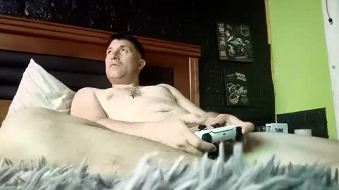 milo8223 online show from December 24, 2024, 5:38 am