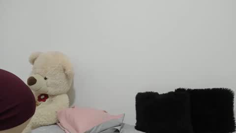 Snapshot of milocouple_ chatting on October 28, 2025, 8:55 pm Milo online show from October 28, 2025, 8:55 pm