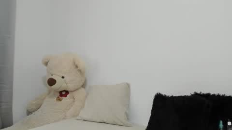 Snapshot of milocouple_ chatting on October 30, 2025, 8:53 pm Milo online show from October 30, 2025, 8:53 pm