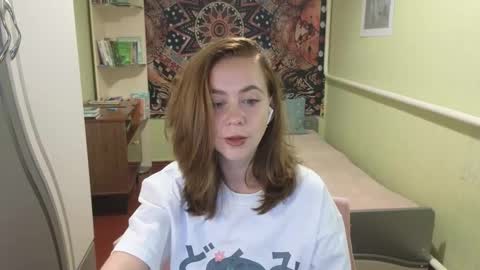 Snapshot of milora_ chatting on September 13, 2025, 3:56 pm Mila online show from September 13, 2025, 3:56 pm