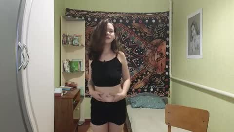 Snapshot of milora_ chatting on September 22, 2025, 10:06 am Mila online show from September 22, 2025, 10:06 am