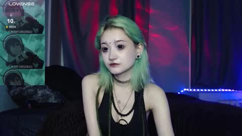 milten_trish online show from December 3, 2025, 7:45 pm