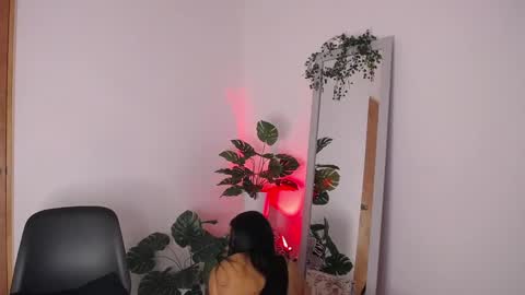 Mily Ortiz online show from November 8, 2025, 5:34 pm