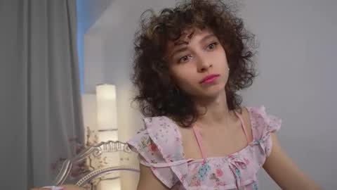 Snapshot of mimilicks chatting on September 13, 2025, 8:25 am IRIS online show from September 13, 2025, 8:25 am