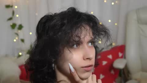 Snapshot of mimilicks chatting on November 1, 2025, 12:07 pm IRIS online show from November 1, 2025, 12:07 pm