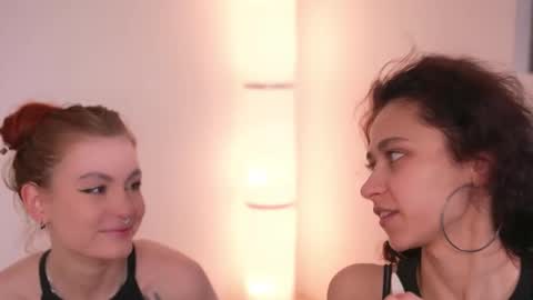 Snapshot of mimilicks chatting on November 17, 2025, 6:41 am IRIS online show from November 17, 2025, 6:41 am