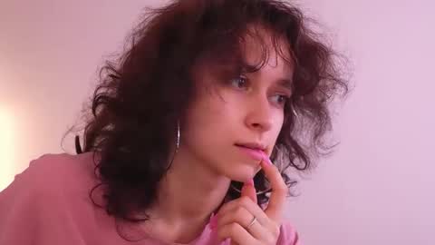 Snapshot of mimilicks chatting on November 25, 2025, 6:57 am IRIS online show from November 25, 2025, 6:57 am