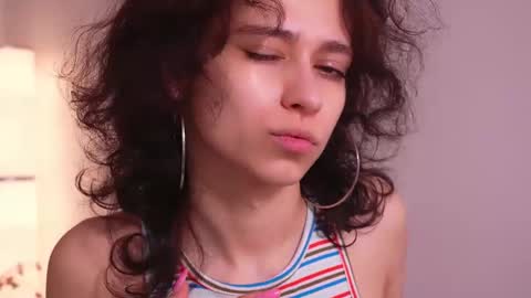 Snapshot of mimilicks chatting on December 3, 2025, 8:56 am IRIS online show from December 3, 2025, 8:56 am