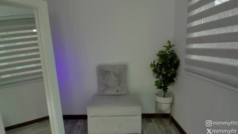Snapshot of mimmyfit1 chatting on December 11, 2024, 10:27 pm mimmyfit1 online show from December 11, 2024, 10:27 pm