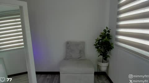 Snapshot of mimmyfit1 chatting on December 19, 2024, 2:35 pm mimmyfit1 online show from December 19, 2024, 2:35 pm