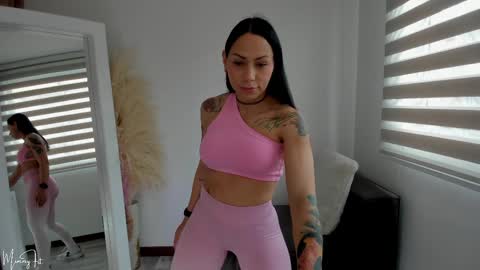Snapshot of mimmyfit1 chatting on February 16, 2025, 5:37 pm mimmyfit1 online show from February 16, 2025, 5:37 pm