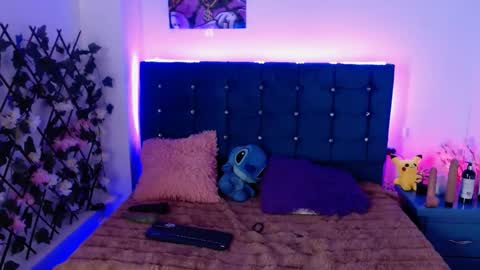 minami_nakamura online show from March 6, 2025, 9:42 pm