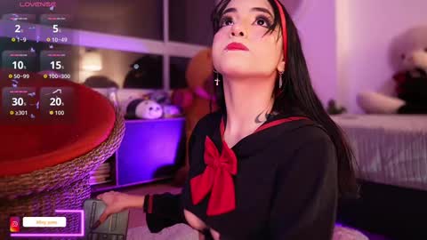 Snapshot of ming_yue_ chatting on October 7, 2025, 5:26 am My name is Fer Nice to meet you  give it a thumbs up please its important online show from October 7, 2025, 5:26 am