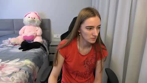 Snapshot of minisweetkt chatting on November 4, 2025, 4:22 am Kate online show from November 4, 2025, 4:22 am