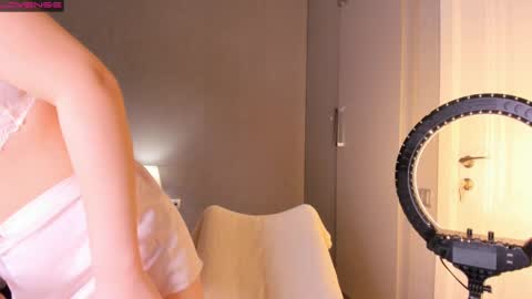 minnie_jin online show from March 1, 2025, 1:29 pm