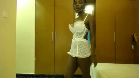 Snapshot of minnie_lila chatting on September 12, 2025, 6:57 am Lila online show from September 12, 2025, 6:57 am