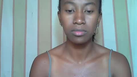 minouch211907 online show from February 28, 2025, 12:20 pm