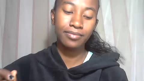 minouch211907 online show from October 20, 2025, 2:45 am